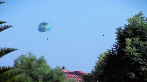 Parachute, paragliding Vídeos de archivo 32578246