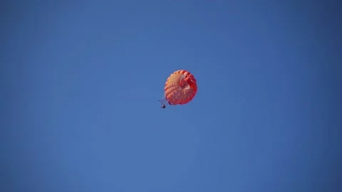 Parachute on a rope Stock Footage 139976039