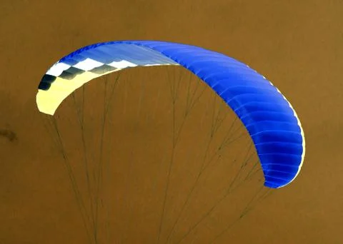 Parachute in the sky. Inversion Foto stock