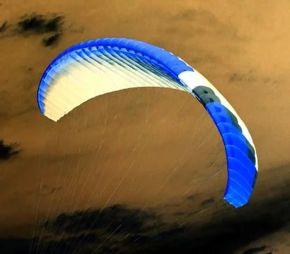 Parachute in the sky. Inversion Foto stock