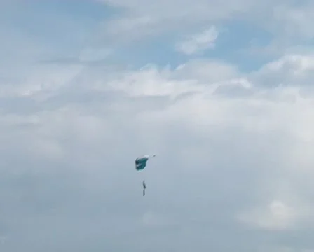 Parachutist Видео 10728052