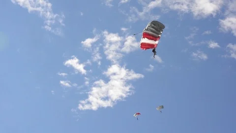 Parachutist 库存影片 112742310