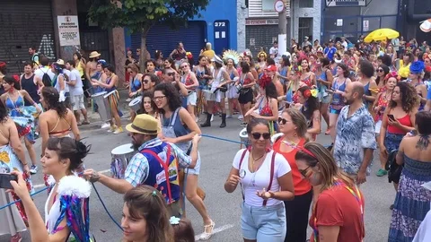 Parade of the Filhas da Lua (Moon Daughters) samba school Видео 124883129