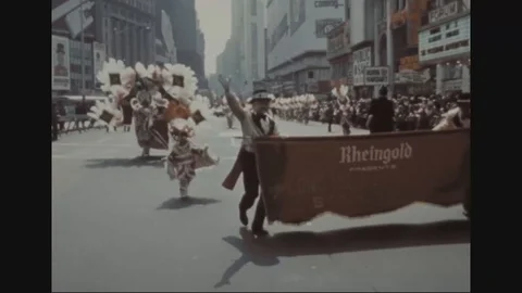 Parade in progress and spectators in line on streets at Time's Square - 1973 Stockbeeldmateriaal 97903501