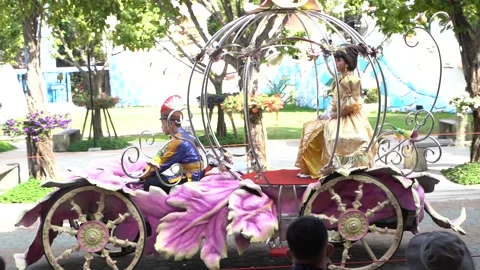 Parade at wonderland Stockbeeldmateriaal 145543254