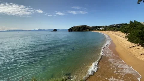 Paradise beach in Abel Tasman Vídeos de archivo 343952245