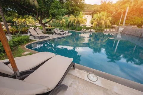 Paradise empty pool in tropical background Foto stock