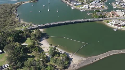 Paradise Point Beach In Paradise Point, Queensland, Australia - Aerial Shot Stock-Footage 336249571