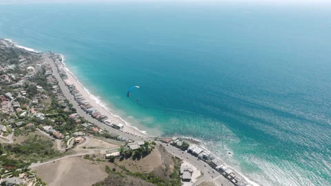 Paraglide pilot making extreme zig-zag figures up in air 4K, Epic aerial shot US 動画素材 218411638