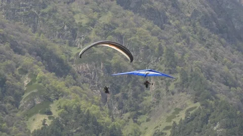 Paraglider and hangglider Stock Footage 63371544