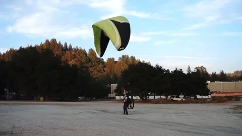Paraglider Vídeos de archivo 162927920