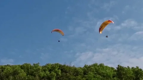 Paraglider In The Sky On Beach Mountains Vidéo 300538738