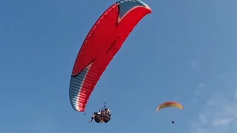 Paraglider In The Sky On Beach Mountains Vidéo 300538757