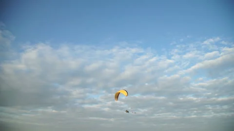 Paraglider soars 動画素材 55301873