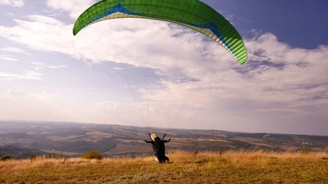 Paraglider take off Vídeo Stock 101273032