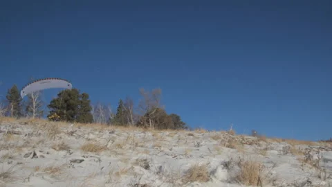 Paraglider takes off. Video stock 108332481