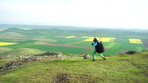 Paragliders 動画素材 82632114