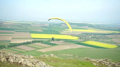 Paragliders Stock-Footage 82632116