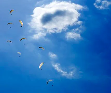 Paragliders gliding... Foto stock