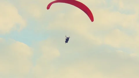 Paragliding Adventure in the Sky 库存影片 293305845