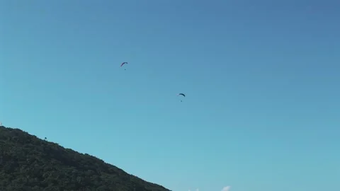 Paragliding, the art of soaring for hours on end without interruption, 動画素材 274529294