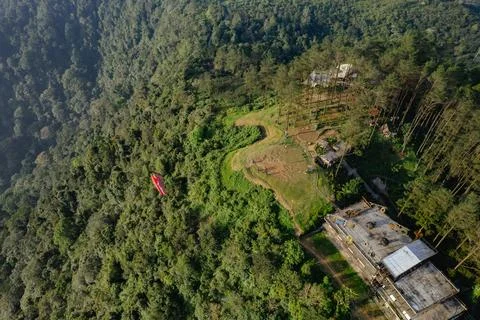 Paragliding attraction 스톡 사진