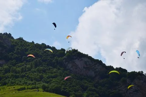 Paragliding in the clouds in the Chegem Gorge Fotos de archivo