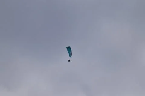 Paragliding in the clouds Fotos de archivo