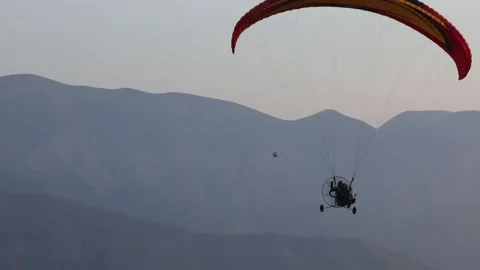 Paragliding in the field 15 스톡 동영상 309555751