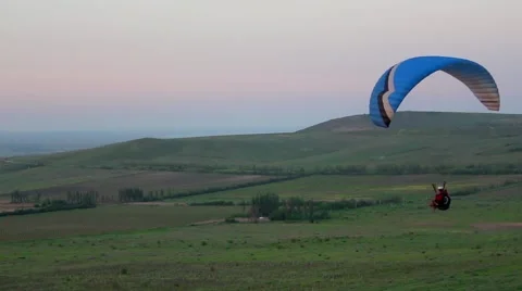 Paragliding flying Stock Footage 52157423