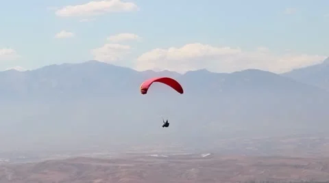 Paragliding Stock-Footage 11021676