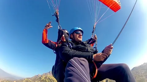 Paragliding Stock-Footage 43590669