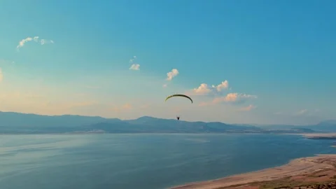 Paragliding Stockbeeldmateriaal 310751908