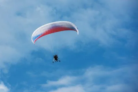 Paragliding in mountains Foto stock