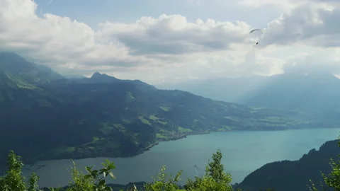 Paragliding over Thunersee 스톡 동영상 219024714