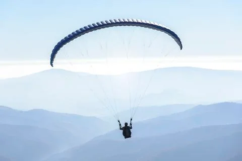 Paragliding in the sky. Foto stock