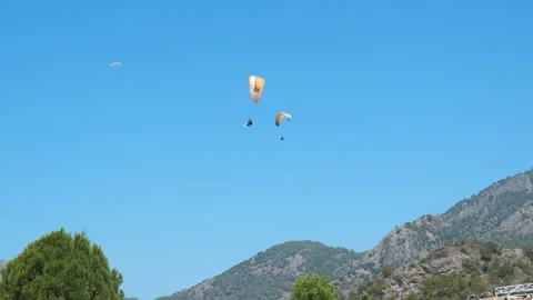 Paragliding with trainer in sky. Stock-Footage 237420002