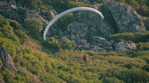 Paragliding ,Turkish Flag Display Stockbeeldmateriaal 310752112