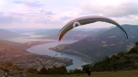 Paragliding at the Valley Video stock 95639312