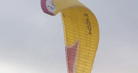 Paragliding wing slow motion Video stock 162463710