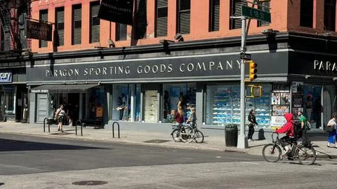 Paragon Sporting Goods Stock-Fotos