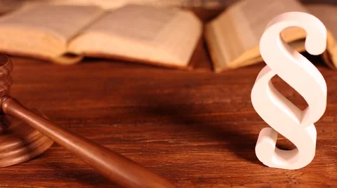 Paragraph of judge Vidéo 63331738