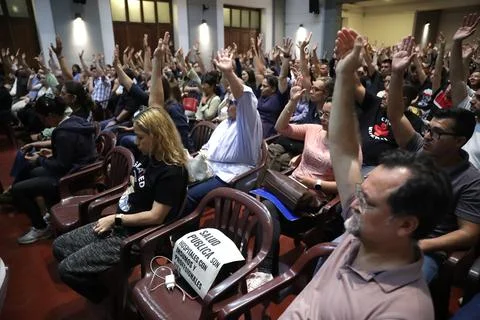 Paraguayan doctors meet to decide on strike over government proposal, Asuncion,  Fotos Stock