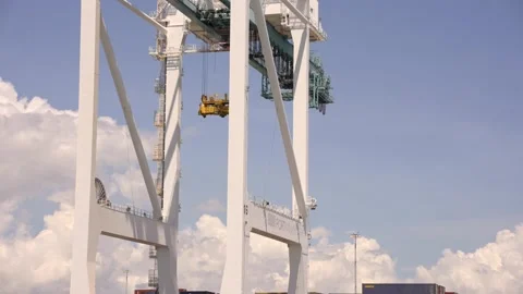 Parallax shot loading cranes Port Miami FL USA Stock-Footage 161254292