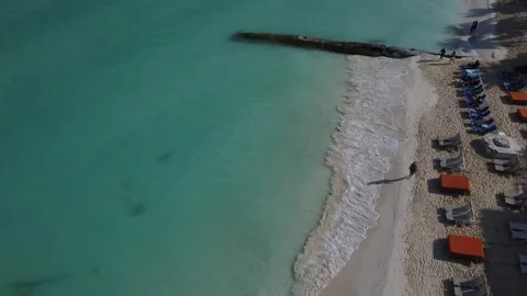 Parallel drone flight along Playa Norte, Isla Mujeres, 4K Stock-Footage 316183946