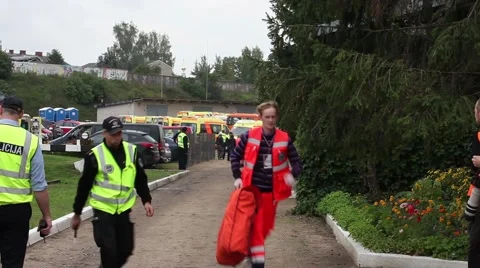 Paramedic in action Stock Footage 41858997