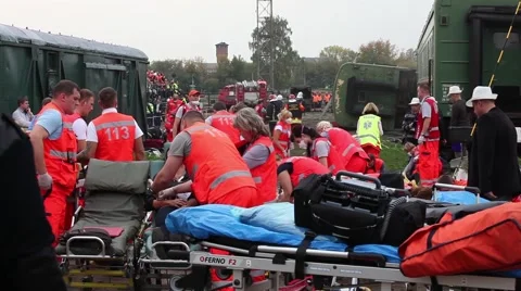 Paramedic in action Stock Footage 41859064