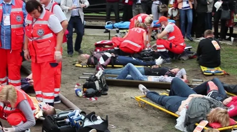 Paramedic in action Stock Footage 41859150