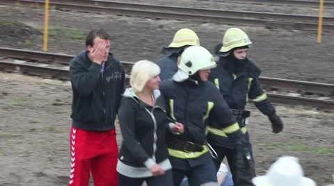 Paramedic in action Stock Footage 41859225