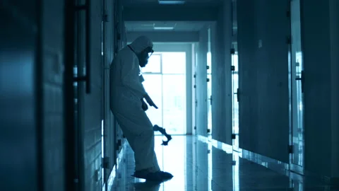 Paramedic is being exhausted in the corridor 스톡 동영상 130642135